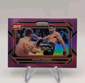 Beneil Dariush 2023 Panini Prizm UFC 28 Viola Holo Prizm SP #d/149 Leggero - Foto 1 di 2