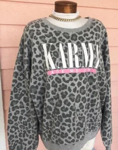 KARMA MADE ME DO IT Sweatshirt Gr. 2X Top Zustand weich EZCARE Oberteil grau/rosa - Bild 1 von 3
