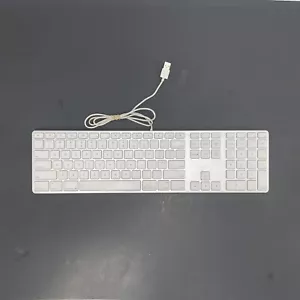 Teclado Apple A1243 con cable USB Mac MB110LL/B con teclado numérico original fabricante de equipos originales - Imagen 1 de 11