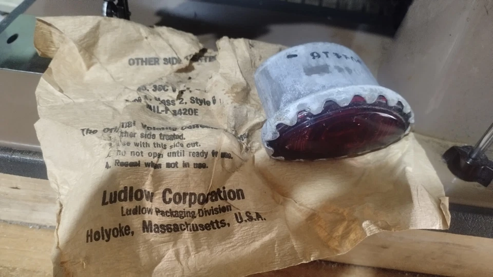 Nuevo de Lote Antiguo Jeep Willys MB GPW GMC Bombilla Trasera G502 G503 Foto 1 de 1