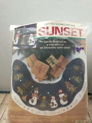 Sunset Snow Family Tree Skirt Felt Applique Embroidery Kit Snowman Vtg 90s Xmas - Image 1 of 4
