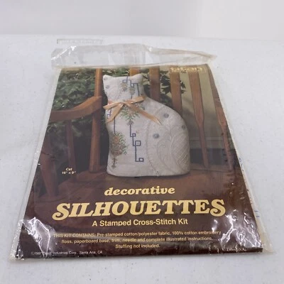 Siluetas Titan Needlecraft almohada gato estampado punto de cruz kit floral vintage Foto 1 de 4