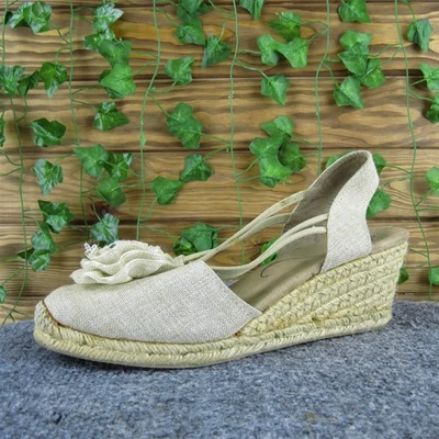 Tela beige floral White Mountain para mujer 9,5 mediana ligeramente usada 2025 Foto 1 de 4