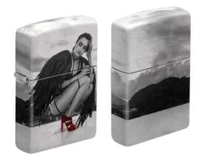 BRIQUET ZIPPO ESSENCE NEUF - FEMME SEXY avec Chaussures rouges -Original,Tempete - Imagen 1 de 4