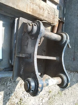 excavator headstock used attach breaker  40mm pins, 260 centres, 155 dip,  ref 8 - Image 1 of 3