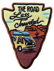 The Road Less Traveled Patch 3,5" Bügelbild Abzeichen Camping Abenteuer Wande... - Bild 1 von 3