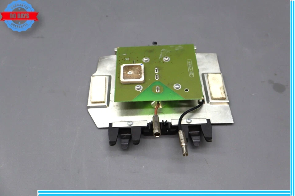 03-09 Amplificador Antena GPS Teléfono Trasero Lado Derecho Mercedes CLK500 W209 OEM Foto 1 de 4