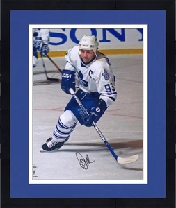 Framed Doug Gilmour Toronto Maple Leafs Signed 16" x 20" Skating Photograph - Picture 1 of 1