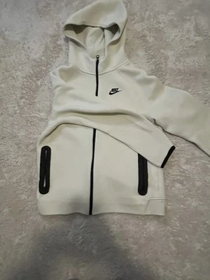 Nike Tech Beige Juvenil XL Foto 1 de 4