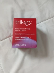 Trilogy Line glättende Tagescreme 2 fl. Oz. - schnelle Reduzierung von Falten - Bild 1 von 4