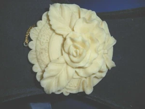 In liebevoller Erinnerung Rosen Design 3D personalisierter Christbaumschmuck/Broschenstück - Bild 1 von 12