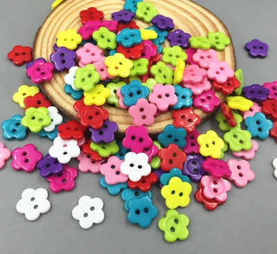 200 Stück Mini Blumen Harz Knopf/Knöpfe Scrapbooking Dekoration Nähen 11mm DIY - Bild 1 von 2