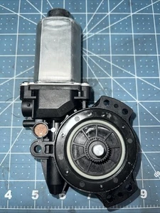 For 06-11 Hyundai AZERA POWER WINDOW MOTOR REAR LH 617-51175L 742-732 82450 - Picture 1 of 10