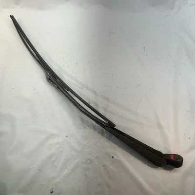 1984 1985 1986 1987 1988 1989 1990 1991 Isuzu Trooper Rear Wiper Arm & Blade - Image 1 of 4