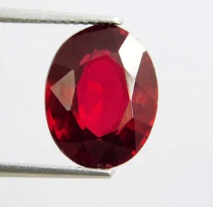 Piedra preciosa suelta corte ovalado rubí rojo oscuro natural Mozambique de 6,15 quilates certificada - Imagen 1 de 7