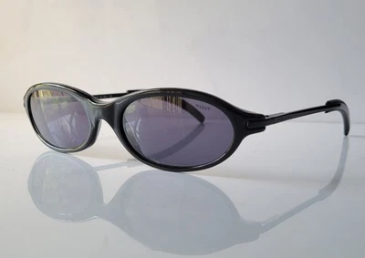 Policía 1299. 52 Gafas de sol negras ovaladas hechas en Italia  Foto 1 de 4