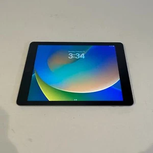 32GB 9.7" Apple iPad 5th Gen (Wi-Fi Only) - MP2F2LL/A - Picture 1 of 5