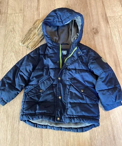 Abrigo con capucha acolchado azul para niños BabyGap edad 2 años costoso cálido invierno forrado de lana - Imagen 1 de 3