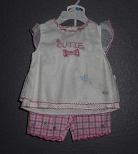 Baby TOGS rosa/weiß 3-teiliges Outfit 3-6 oder 6/9 Monate kurzes Set mit Sandalen neu mit Etikett! - Bild 1 von 5