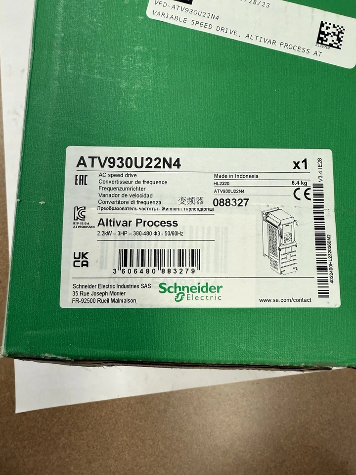 Schneider Electric VFD ATV930U22N4 2,2 KW, 400/480 V, COM UNIDADE DE FRENAGEM, IP21 - Imagem 1 de 2