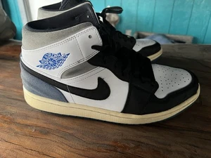 Nike Air Jordan 1 Mid SE Hyper White Royal Black Größe 11 ohne Einlegesohlen - Bild 1 von 6