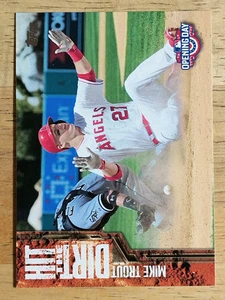 2015 Topps Eröffnungstag Hit the Dirt #HTD04 Mike Trout - Bild 1 von 2