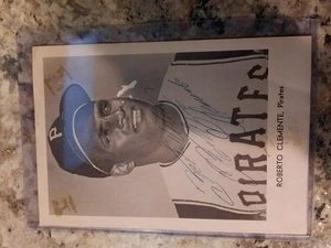 Beautiful 5x7 Roberto Clemente Signed Photo PSA - Picture 1 of 4