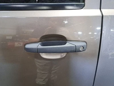 Manija de puerta lateral del conductor Lh exterior 2013 camioneta/recogida Silverado 1500 Sku Foto 1 de 4