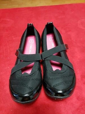 Pre-Owned Little Girl Size 1 Cherokee Black Slip On Cute Casual Shoes - Image 1 of 4
