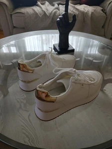 Michael Kors Womens White / Gold Features Casual Sneakers ,Size 9 M Womens - Picture 1 of 13