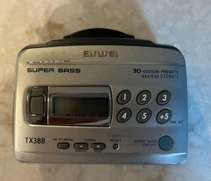 Aiwa TX388 tragbarer AM/FM Super Bass Kassettenspieler silber 30 Kanal FUNKTIONIERT - Bild 1 von 7