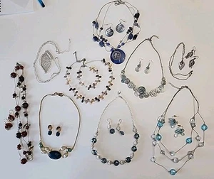 Modernes Modeschmuck Konvolut, 9 Sets Halsketten Ohrringe Armbänder - Bild 1 von 8