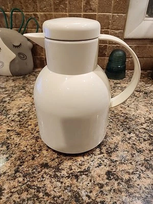 NICE! Emsa Samba Vacuum Jug Quick Press 1L White Coffee, Tea Jug Vacuum Flask - Image 1 of 4