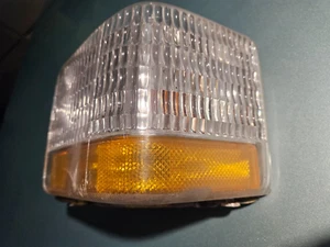 90 - 92 Cadillac Fleetwood Brougham Corner Turn Signal Light Lamp RH 6511550 - Picture 1 of 9