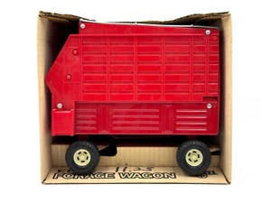 1/16 International Red Forage Wagon - Picture 1 of 3