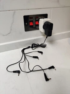 3.5mm Barrel Jack 1 to 9 expanding branch connection wires with 4.5V DC adaptors - Picture 1 of 13