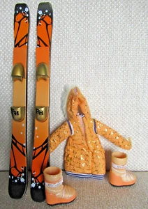 Rainbow High Puppe Poppy Rowan Winter Break orange Mantel Stiefel und Ski - Bild 1 von 8