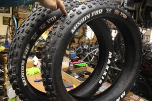 Maxxis FBR & FBF 26x4.8 Tubeless Fat Bike Tires EXO 120Tpi - Picture 1 of 4