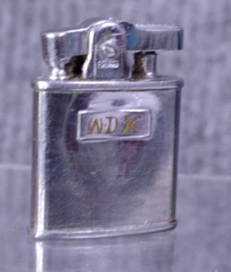 Ronson Lighter De Light Vintage Art Metal Works Newark USA 1.5" x 1.5"  Monogram - Picture 1 of 7