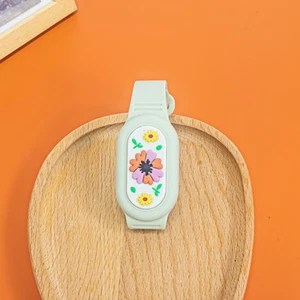 Waterproof Silicone Kids Wristband for Samsung SmartTag 2 in Fun Colors - Zdjęcie 1 z 15