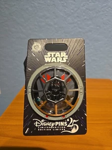 Prendedor nuevo serie trimestral de Darth Vader Tie Fighter serie LE Star Wars de los parques de Disney - Imagen 1 de 2