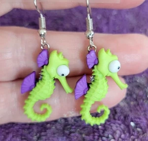 _Fish Silly Sea Horse Drop Dangle Hook Earrings - 1 Pair - Ocean Fun Unique! - Picture 1 of 4