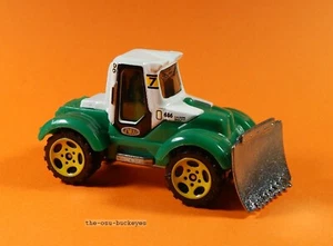 Aratro trattore sfuso Matchbox 2007 bianco verde Lil Mule ruote gialle nuovo - Foto 1 di 1