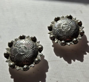 Vtg VOGT Sterling Silver Conchos Pair 1.25" Engraved Screwback Pair Western Tack - Picture 1 of 13