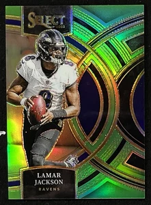 2023 PANINI SELECT NEON GREEN PRIZM #190 LAMAR JACKSON /49 BALTIMORE RAVENS - Foto 1 di 2