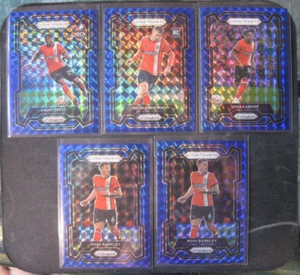 LUTON TOWN FC 5 CARTAS MOSAICO AZUL 2023-24 Prizm Prem League CAMPANA RC/KABORE... - Imagen 1 de 2