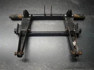 1980 80 SKI DOO CITATION 4500 377 SNOWMOBILE BODY SUSPENSION METAL MOUNT - Picture 1 of 3