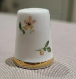 Royal Adderley Bone China Collectable Flowers Thimble England - Imagen 1 de 6