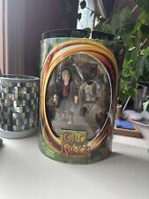 Lord of the Rings Fellowship of the Ring Travelling Bilbo Diorama ToyBiz New
