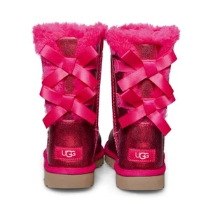 UGG BAILEY BOW GLISTEN RADISH SUEDE SHEEPSKIN SHORT WOMEN'S BOOTS SIZE US 7 NEW - Picture 1 of 6